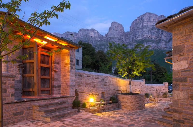 Astra Inn Papingo Exterior photo